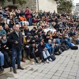 A Brigue-Glis, trois écoles dont le lycée-collège Spiritus Sanctus, bénéficieront d'un installation de chauffage à bois d'ici une année (photo d'illustration). KEYSTONE/JEAN-CHRISTOPHE BOTT